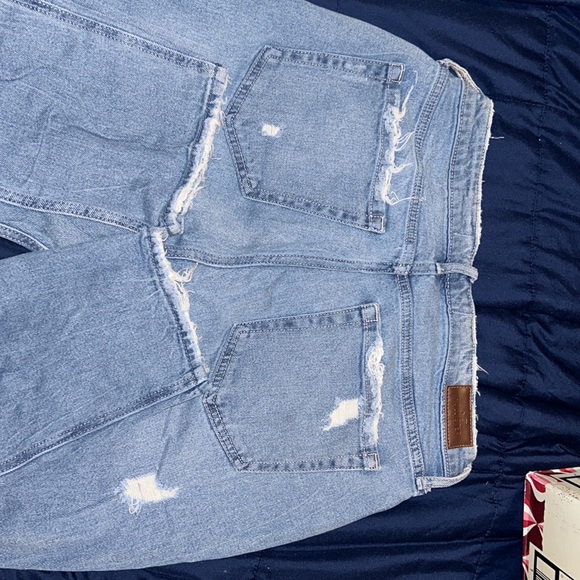 Ripped Mom Jeans - Picture 5 of 5